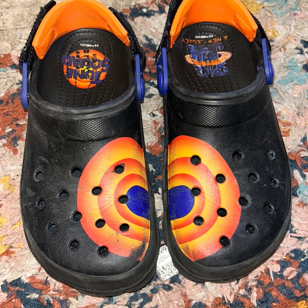 Space jam crocs - size 6